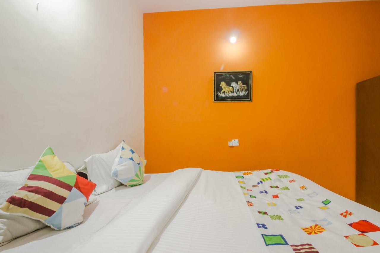 Apartment Oyo 22735 Elegant Baga